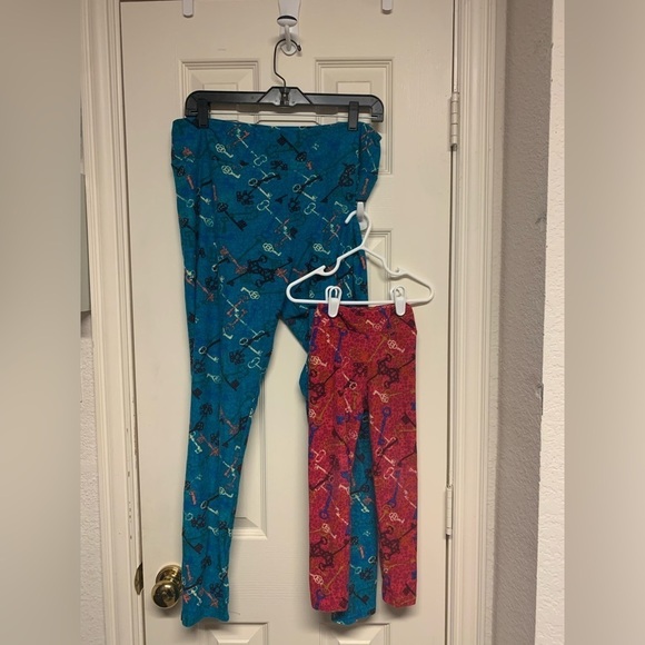 LuLaRoe matching leggings set keys red blue coordinating pair stretchy comfy EUC - Picture 12 of 13